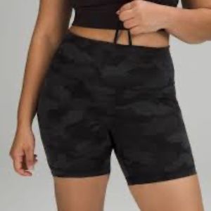 Lululemon Wunder Train High Rise Short 8"